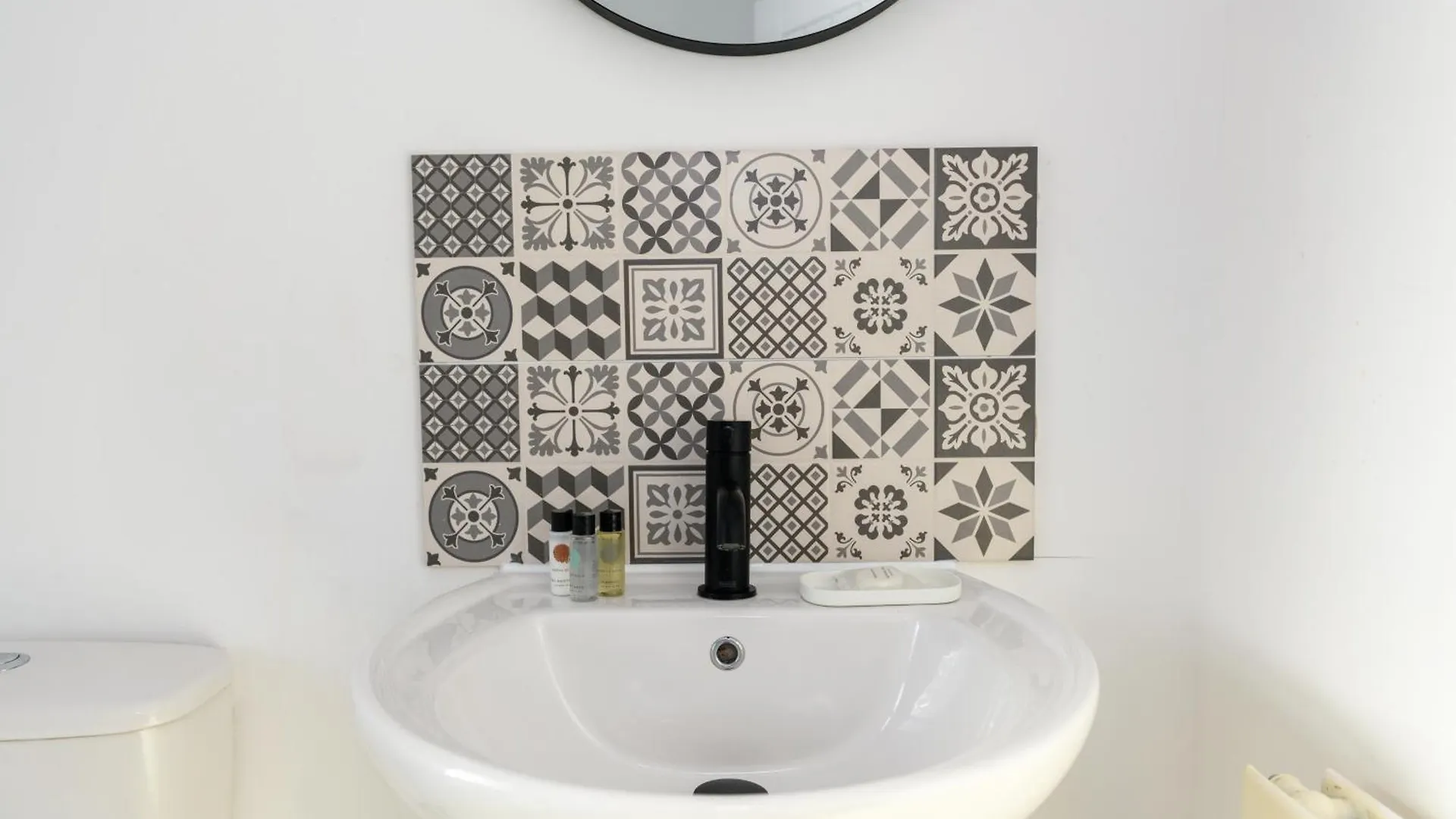 Asher Suite By Koya Homes - 2-Bedroom Home, Downtown Barry, Free Parking 0*, Barry Großbritannien